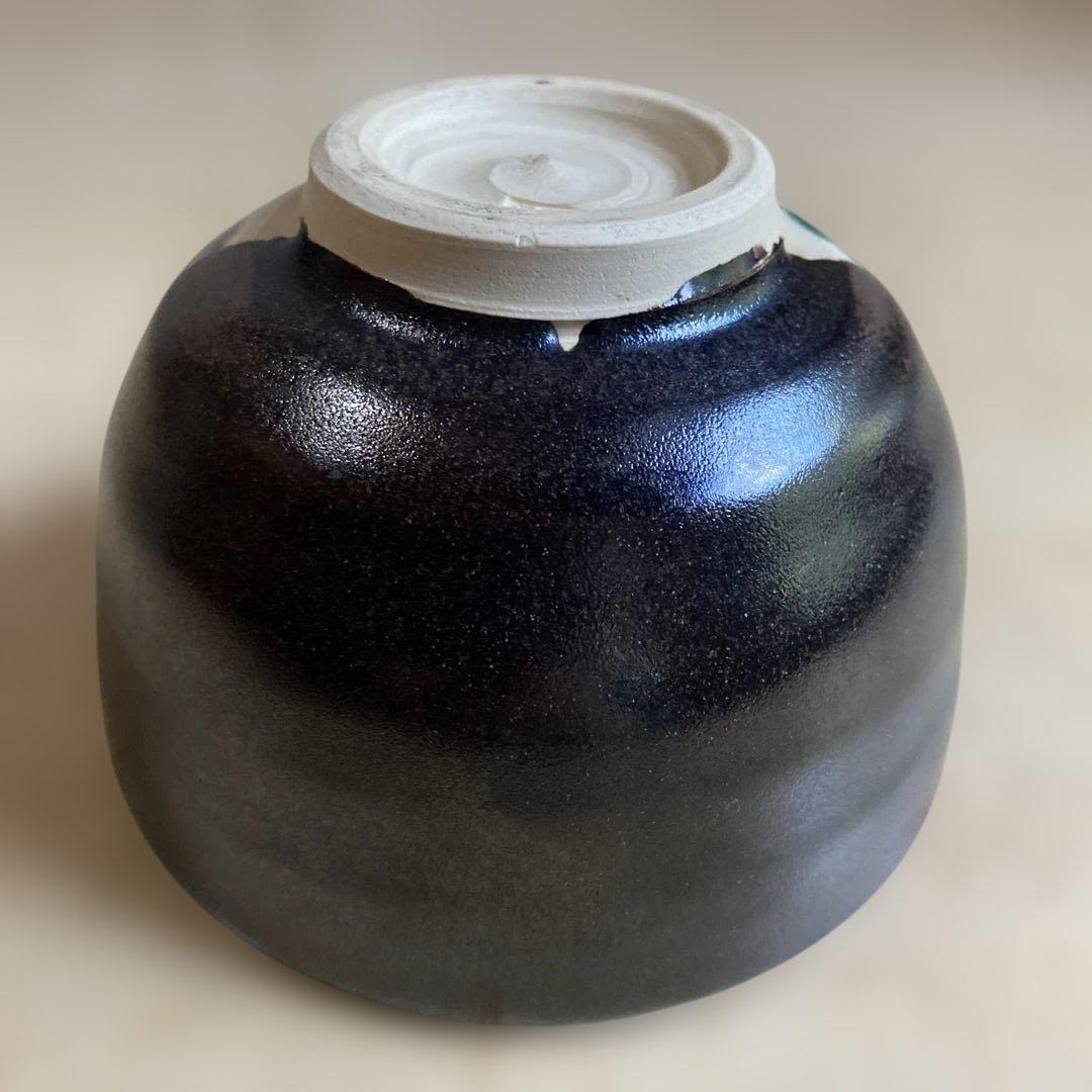 老梅　古木　紅梅　笹　抹茶碗 こげ茶　白　吉祥柄　九谷焼　新田邦彦　九谷彦 正月