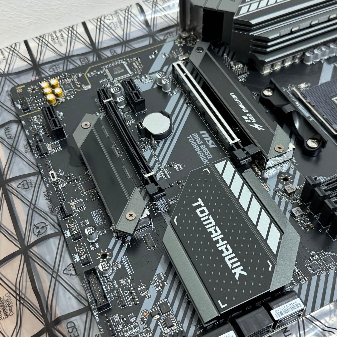 MSI MAG B550 TOMAHAWK マザーボード