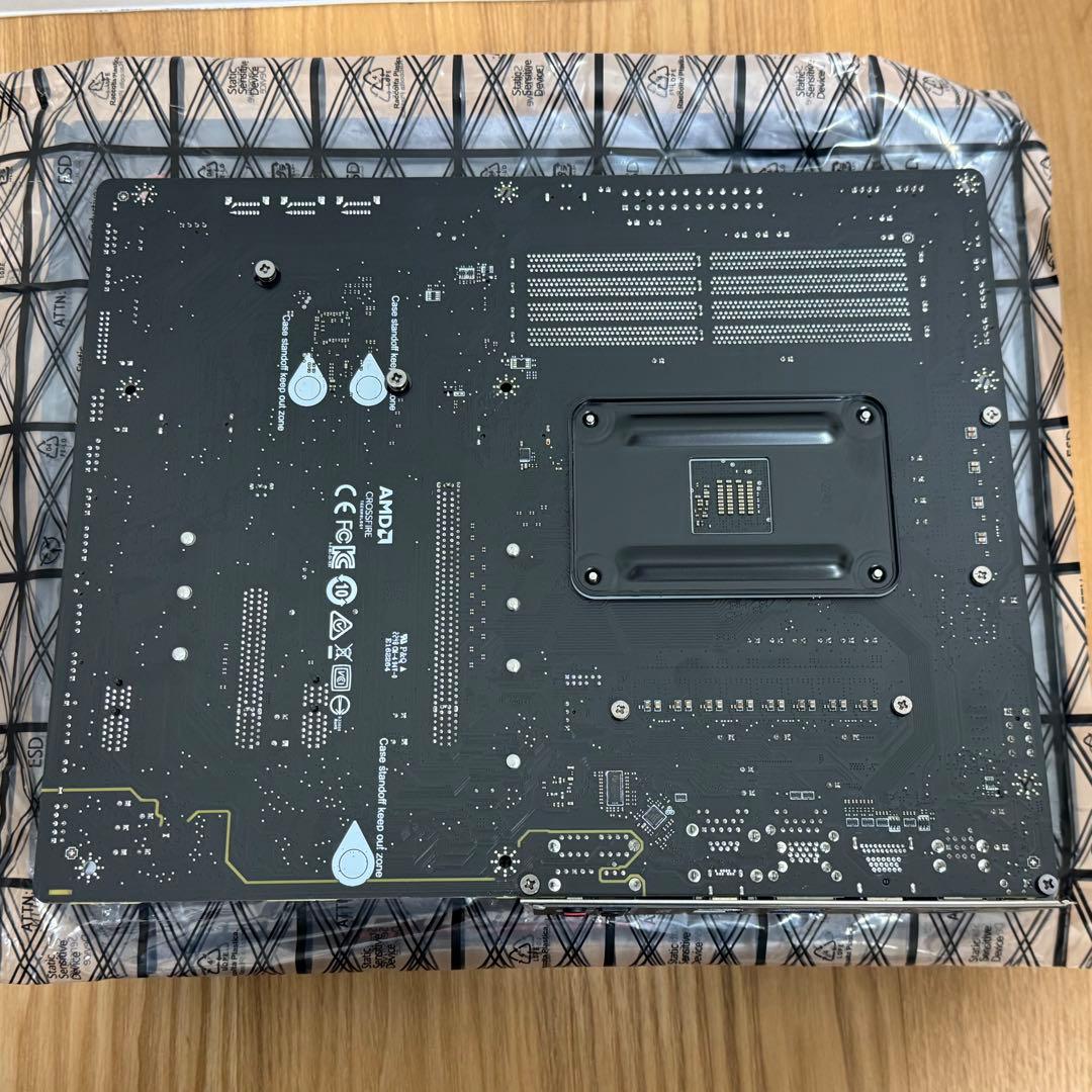 MSI MAG B550 TOMAHAWK マザーボード