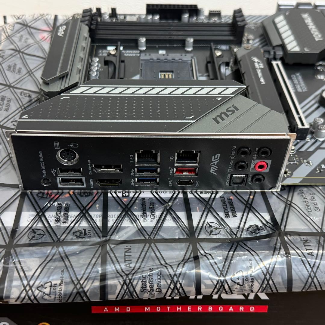 MSI MAG B550 TOMAHAWK マザーボード