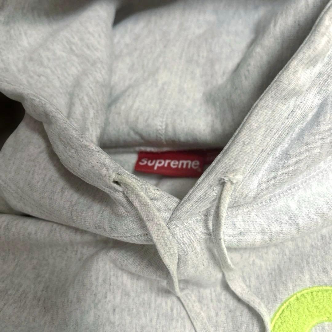 エレン Supremeパーカー