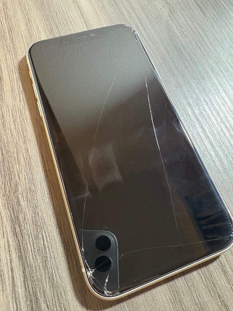 iPhone11 64GB バッテリー84%ホワイト 動作良好