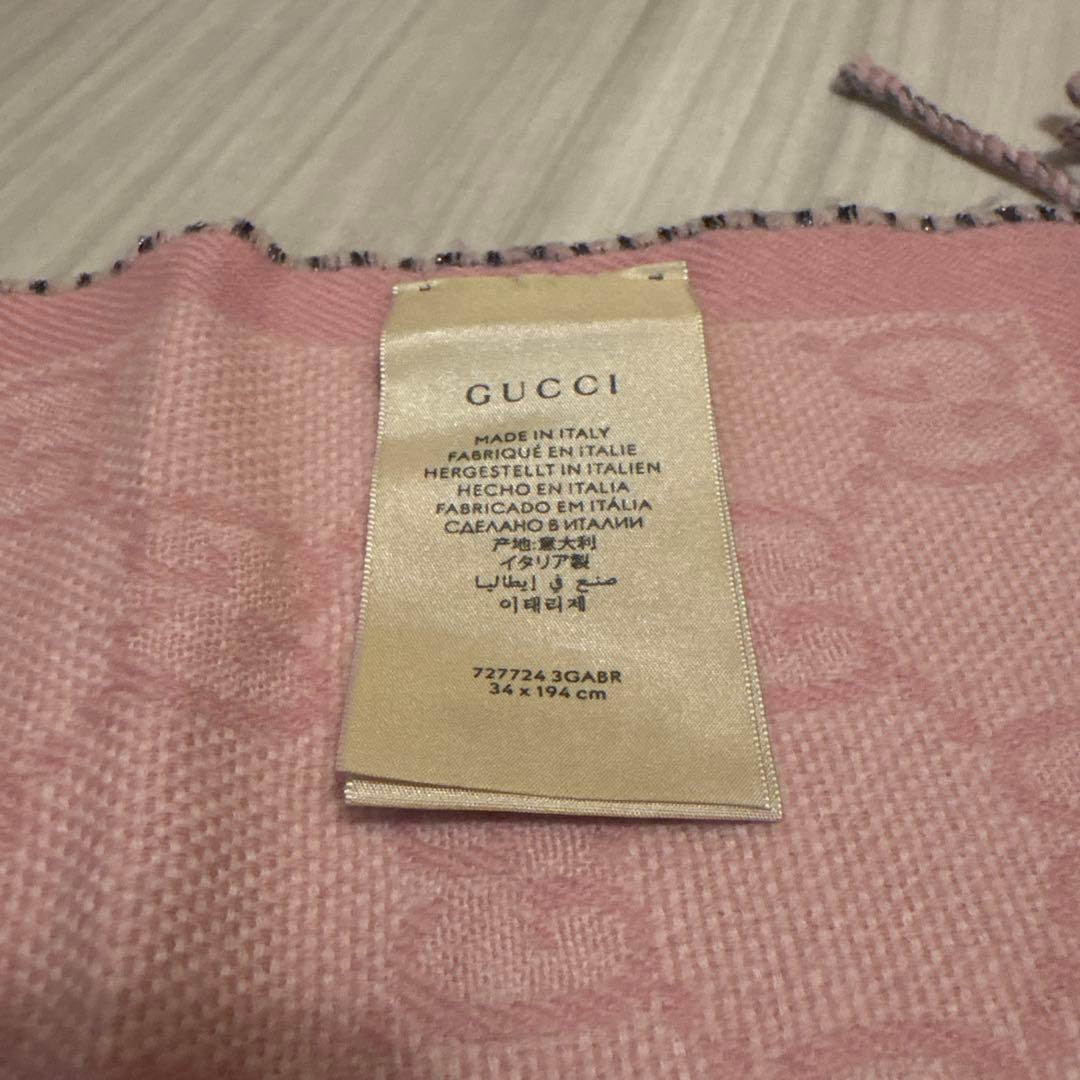 GUCCI ダークグレー マフラー