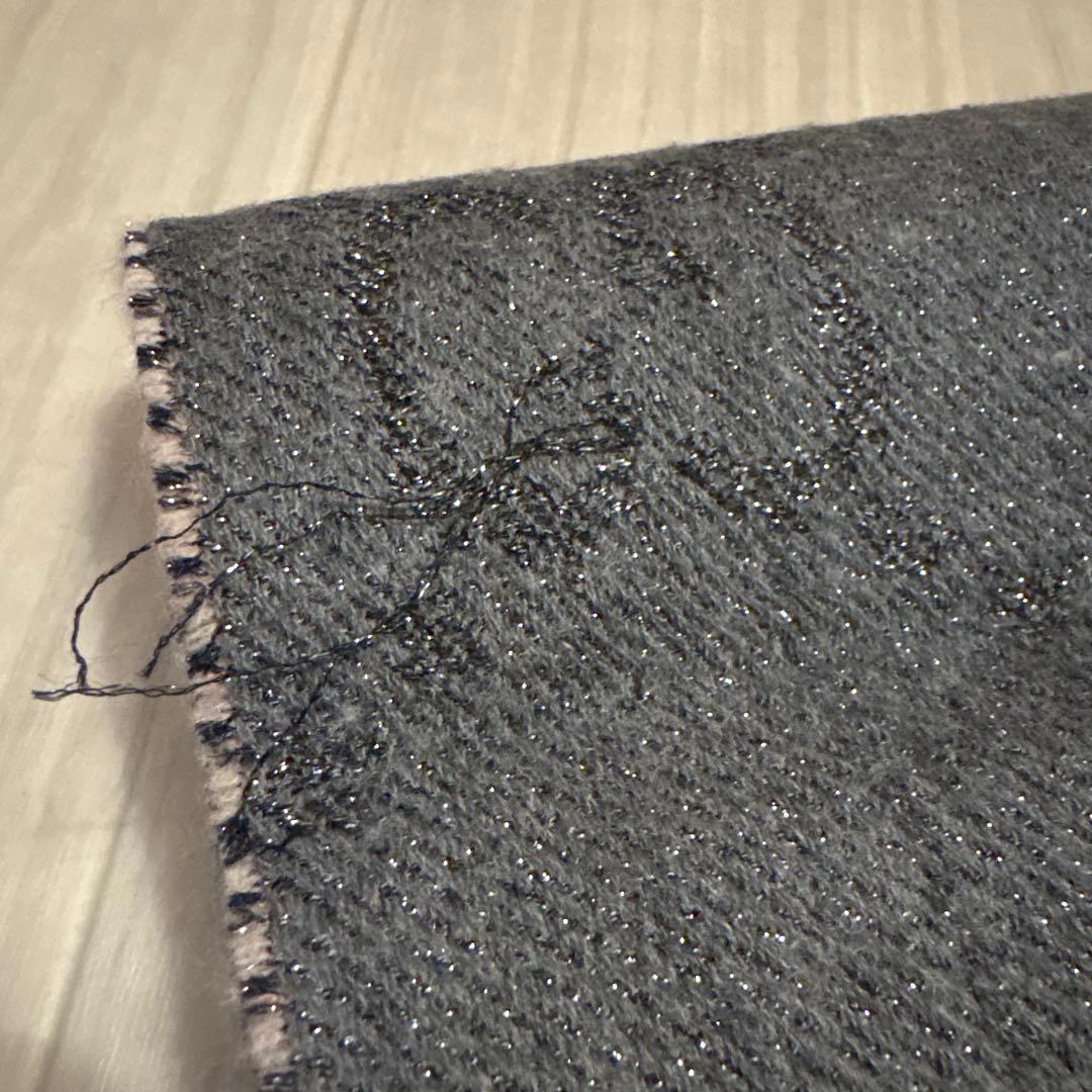 GUCCI ダークグレー マフラー