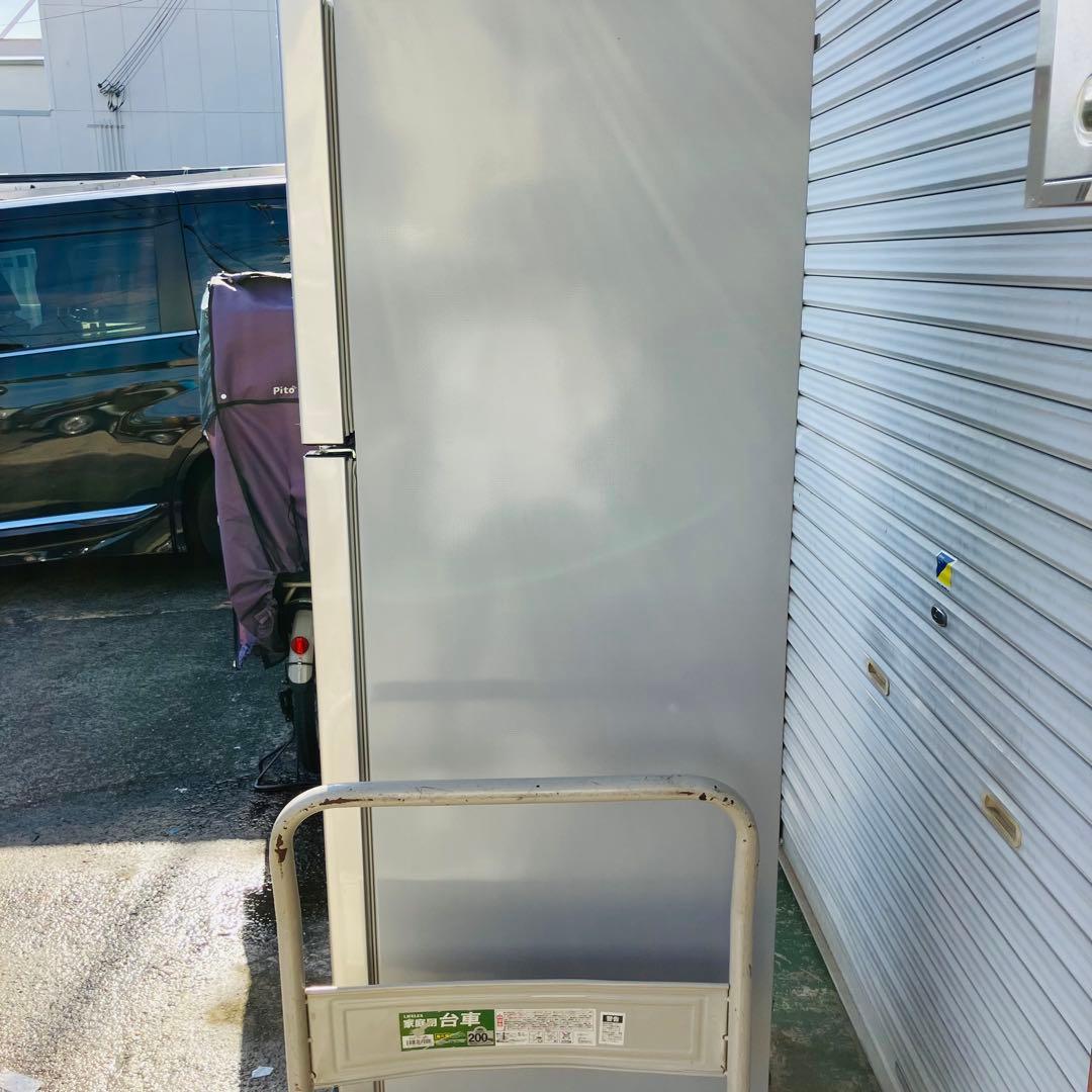 11r77. Hisense 227L 冷凍冷蔵庫 HR-B2301 2018年