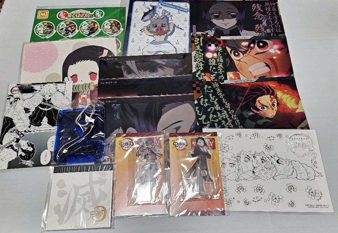 アニメグッズ大量セット 550点以上 100サイズ