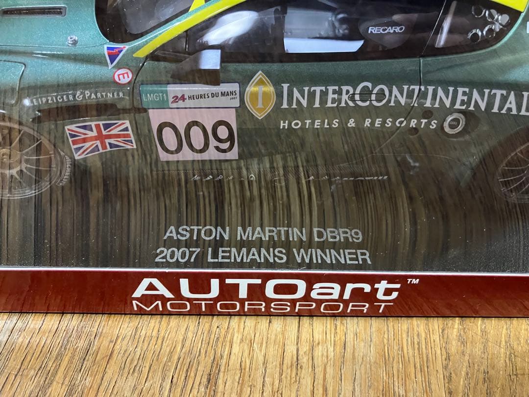 未開封 1/18 オートアート アストンマーチ DBR9 2007 #009