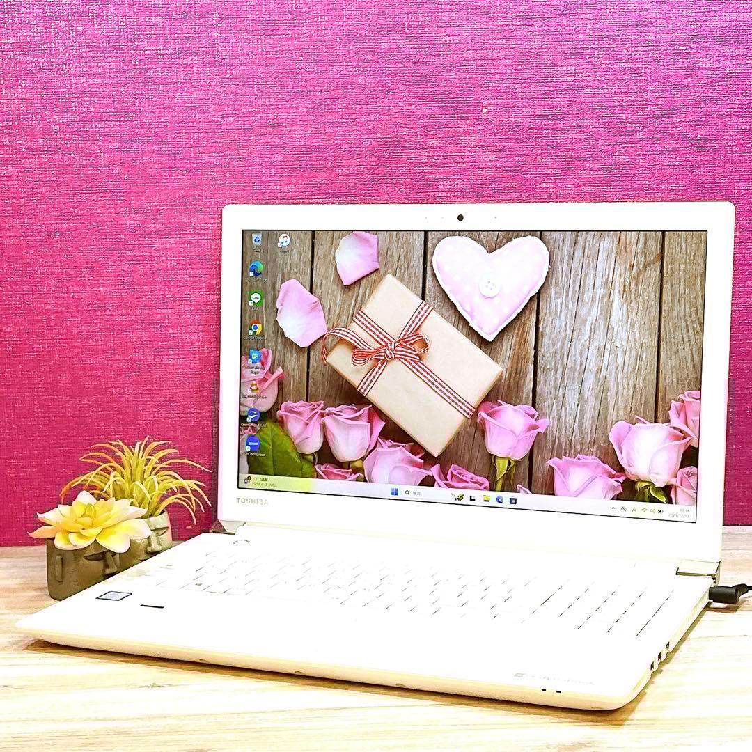 新品SSD搭載✨すぐ使えるノートパソコン✨カメラ付✨第7世代Corei3✨8GB