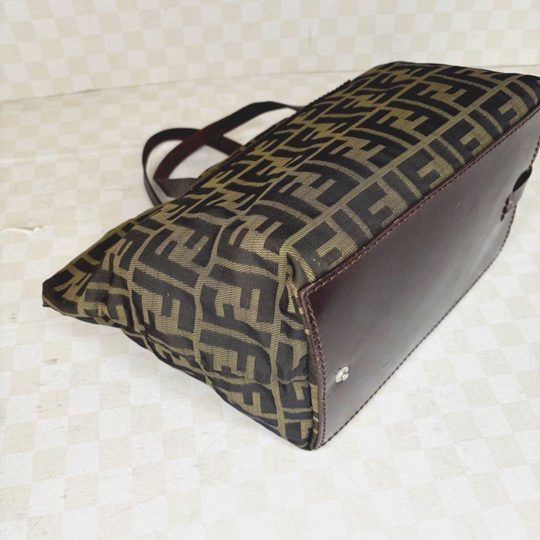 美品　FENDI フェンディ　ハンドバッグ　M011