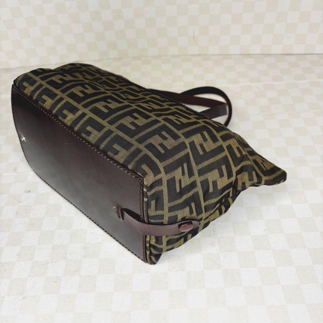 美品　FENDI フェンディ　ハンドバッグ　M011