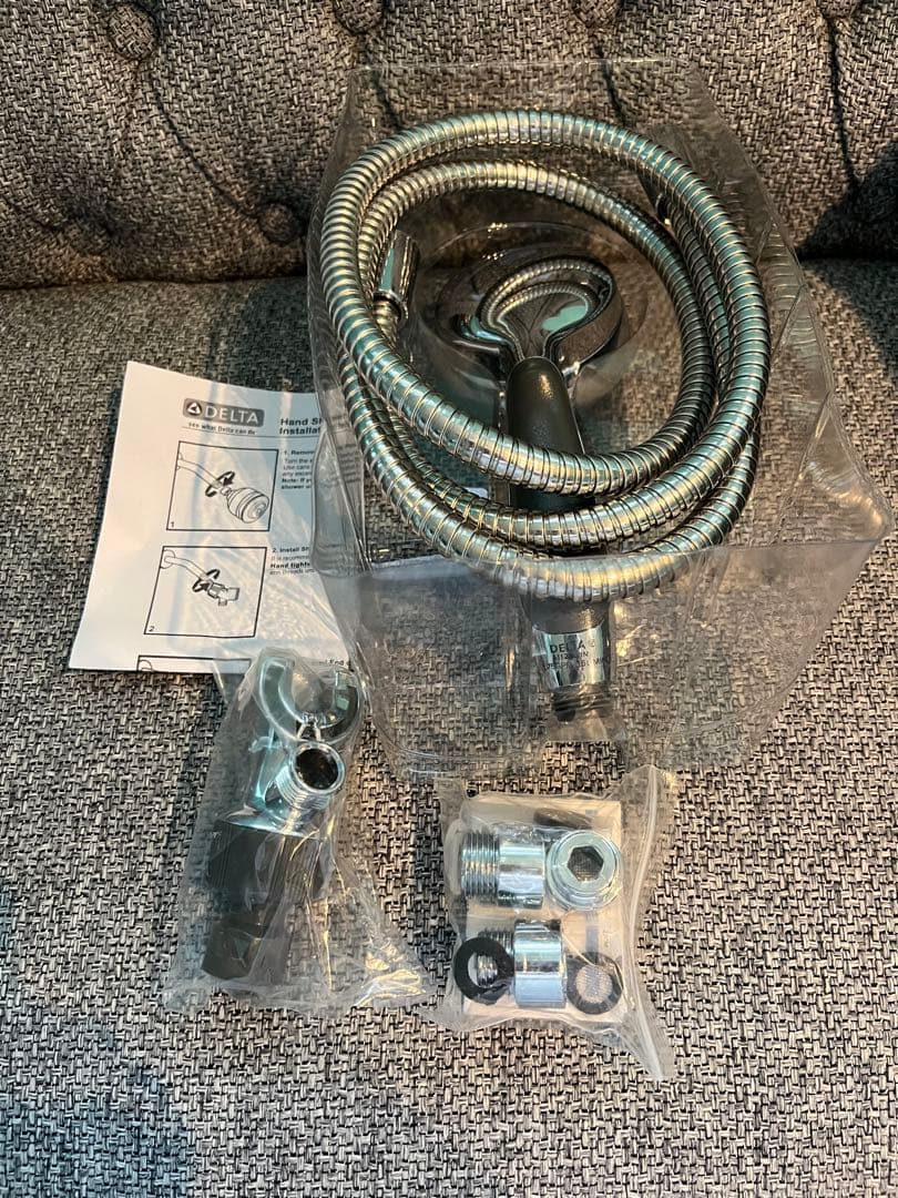 【未使用品】DELTA シャワーヘッド 7種類の設定　ロスのホームデポで購入品