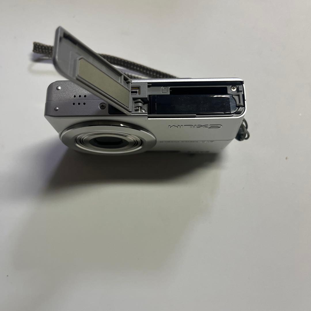 CASIO カシオ EXILIM EX-Z600 コンデジ シルバー