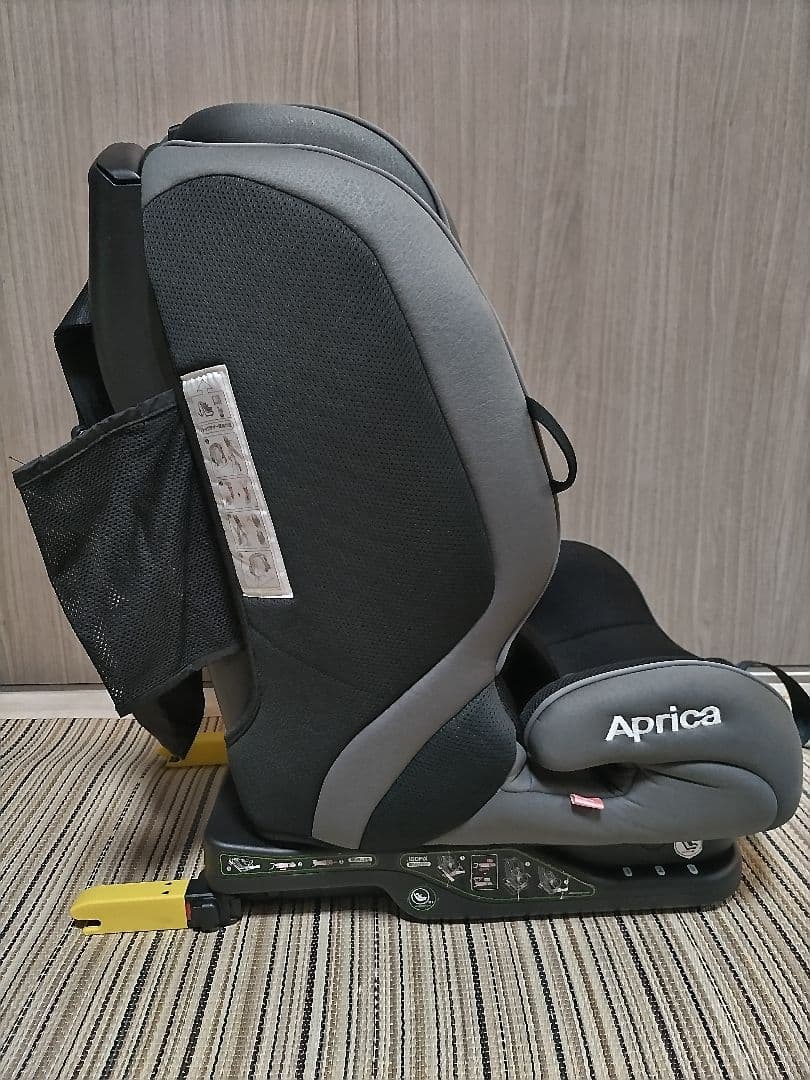 Aprica ジュニアシート ブラック　チャイルドシート　写真のものが全てです