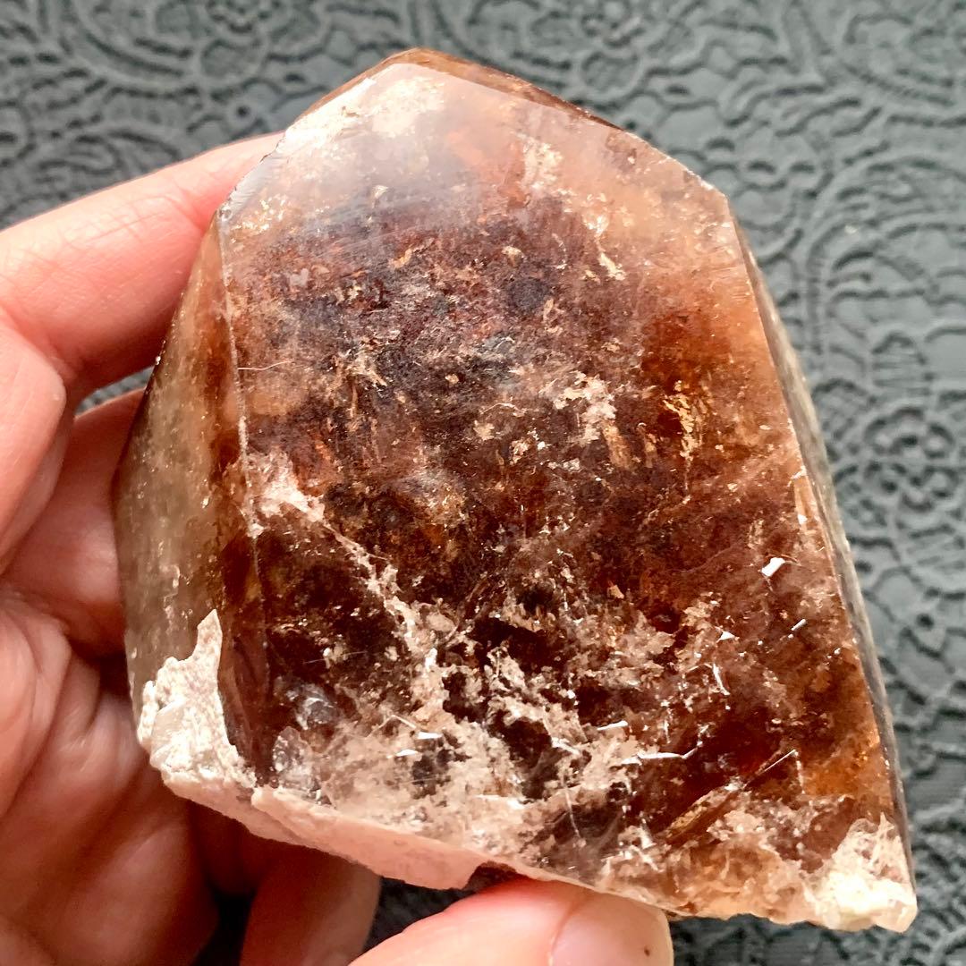 超巨大ブランデートパーズ1780ct！