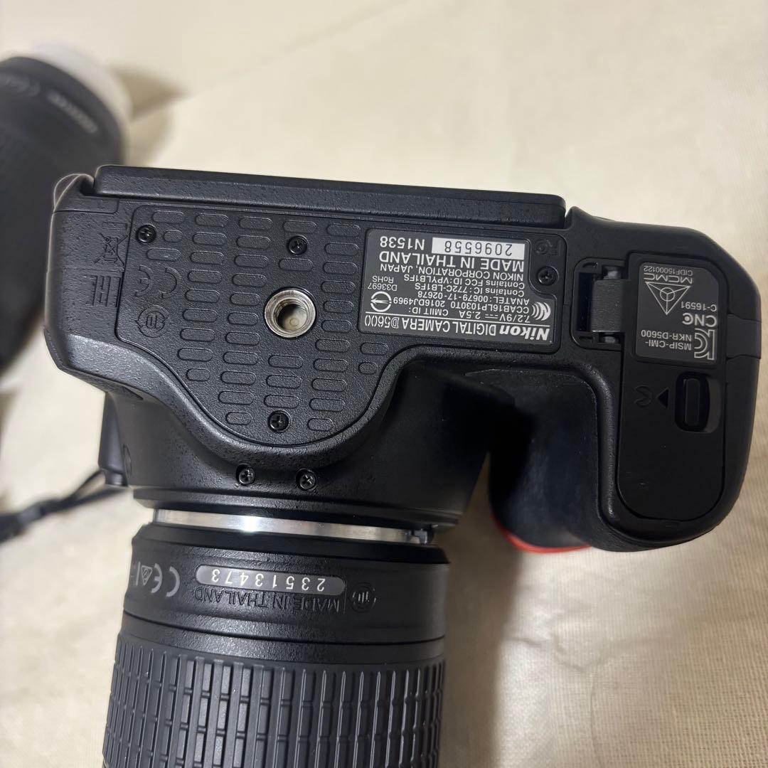 【極美品】使用回数少　Nikon D5600 ダブルズームキット