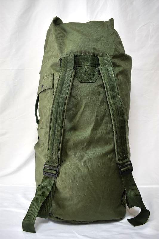 ＠美品 米軍実物 ナイロン素材 ダッフルバッグ ① 円高 ARMY