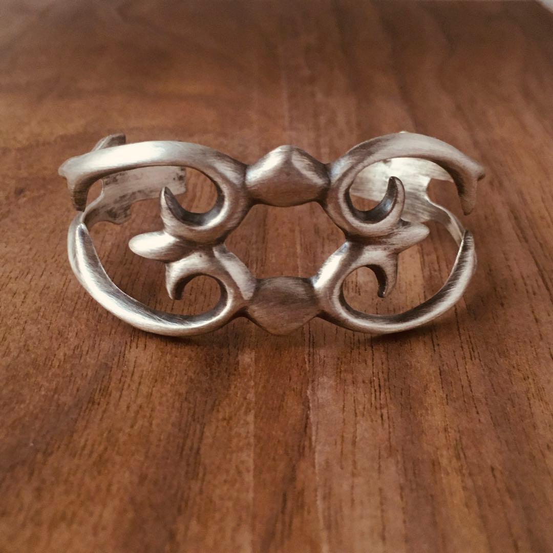 インディアンジュエリー　ナバホ  シルバー バングル