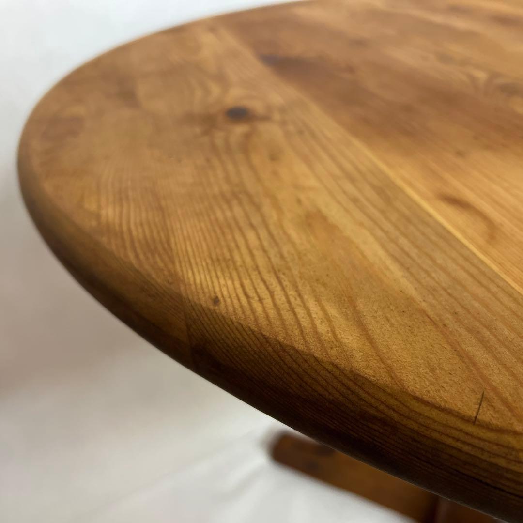 円テーブル・古いパイン材　　　　直径95cm・高さ73cm