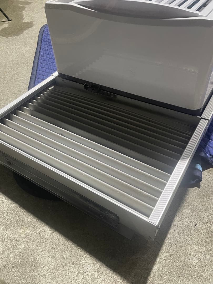 コイズミ　窓用エアコン スリムデザイン リモコン付き　KAW-1622