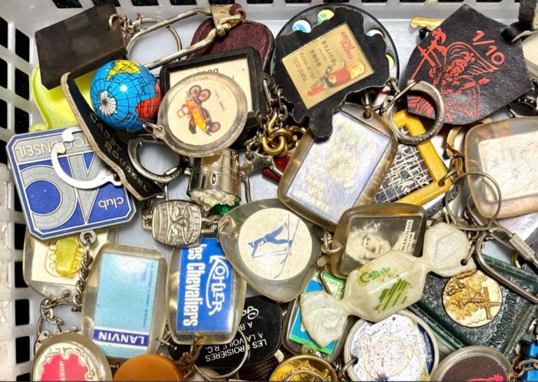 989【限定特価!100個!】ヴィンテージフランスフレンチ キーホルダー