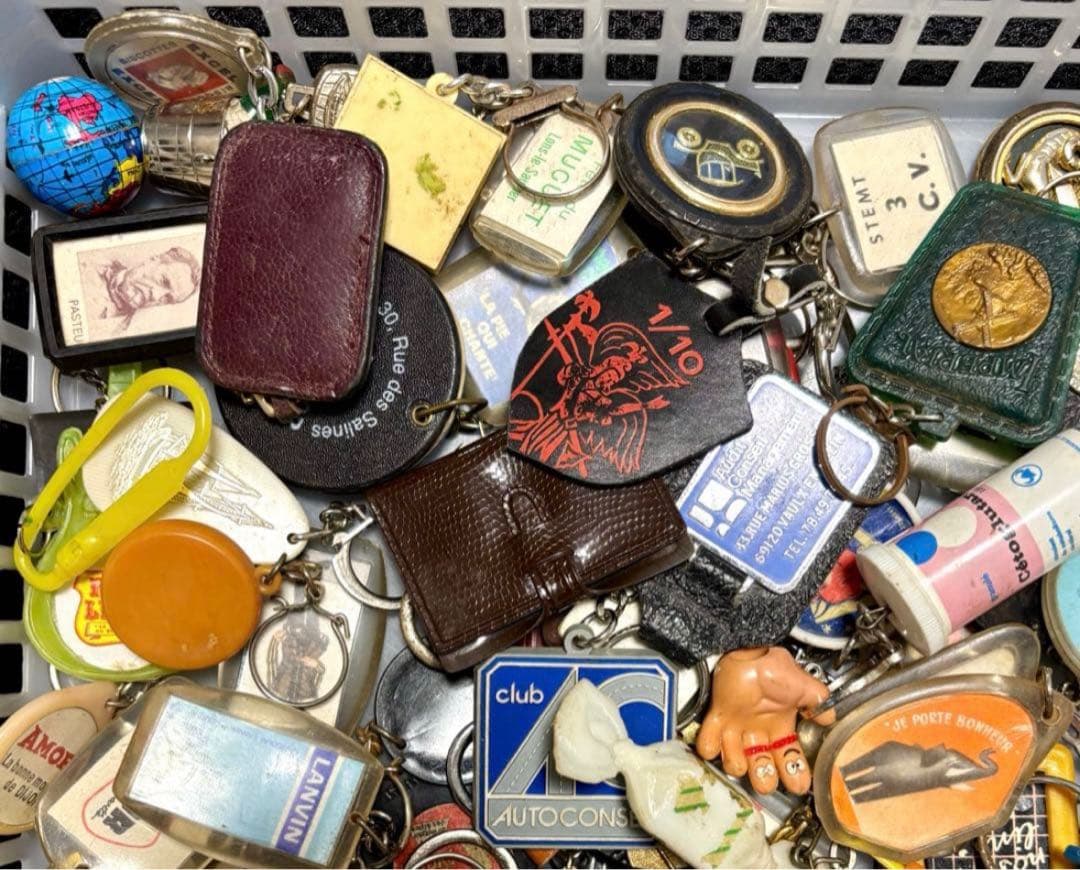 989【限定特価!100個!】ヴィンテージフランスフレンチ キーホルダー