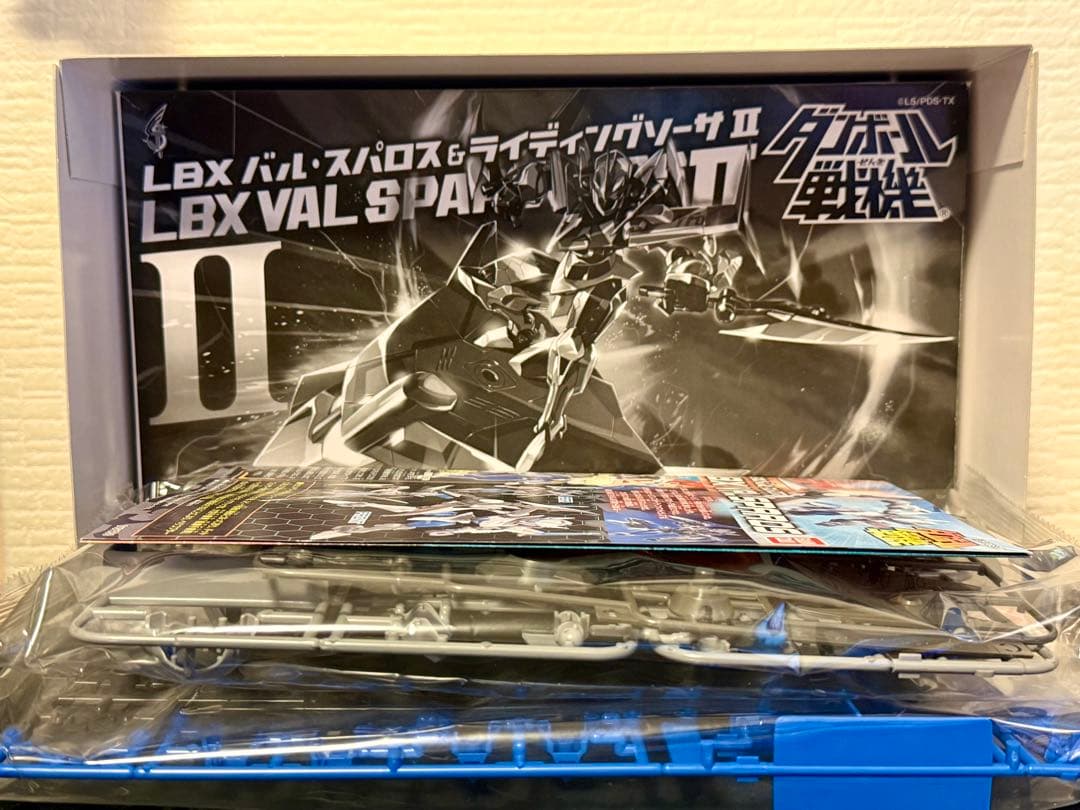 新品未組立　ダンボール戦機 LBX バル・スパロス&ライディングソーサII