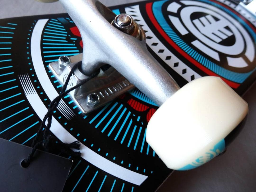 新品◆ELEMENT HATCHED COMPLETE コンプリート◆8.0