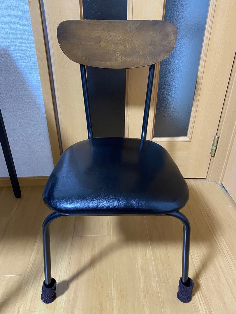 木目調ダイニングテーブルと椅子セット