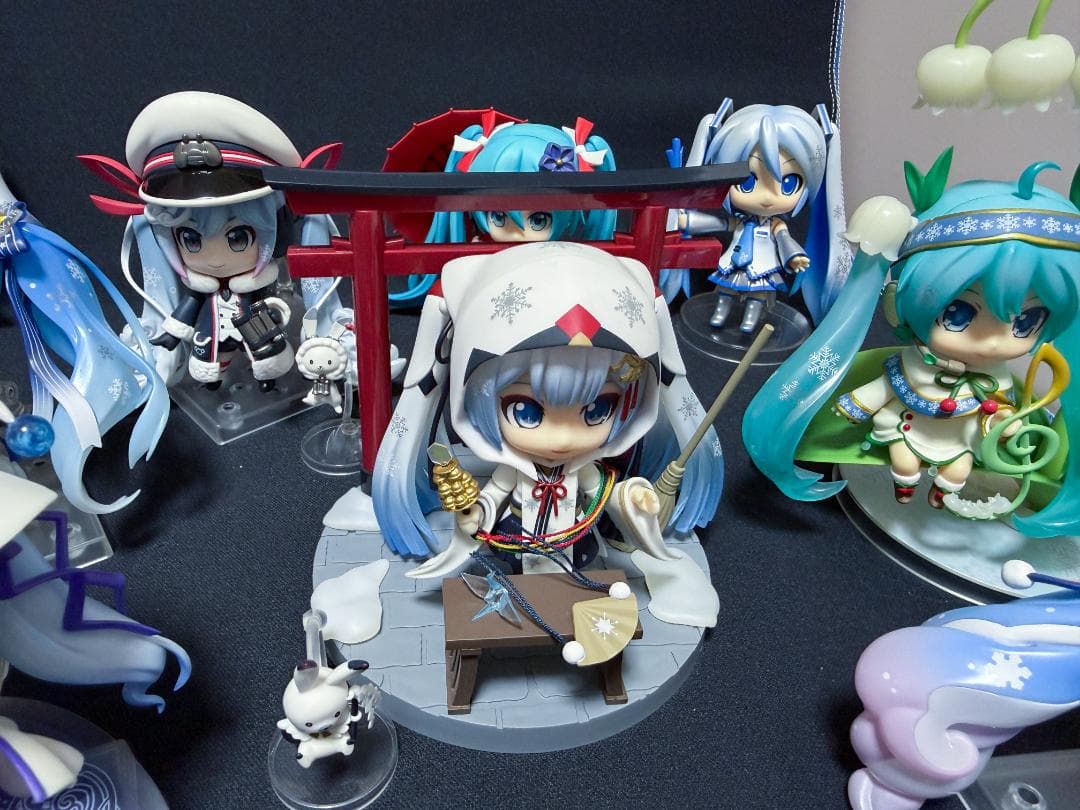 中古 ねんどろいど 雪ミク 2010～2023年 14点 + 2点 冬木小袖等