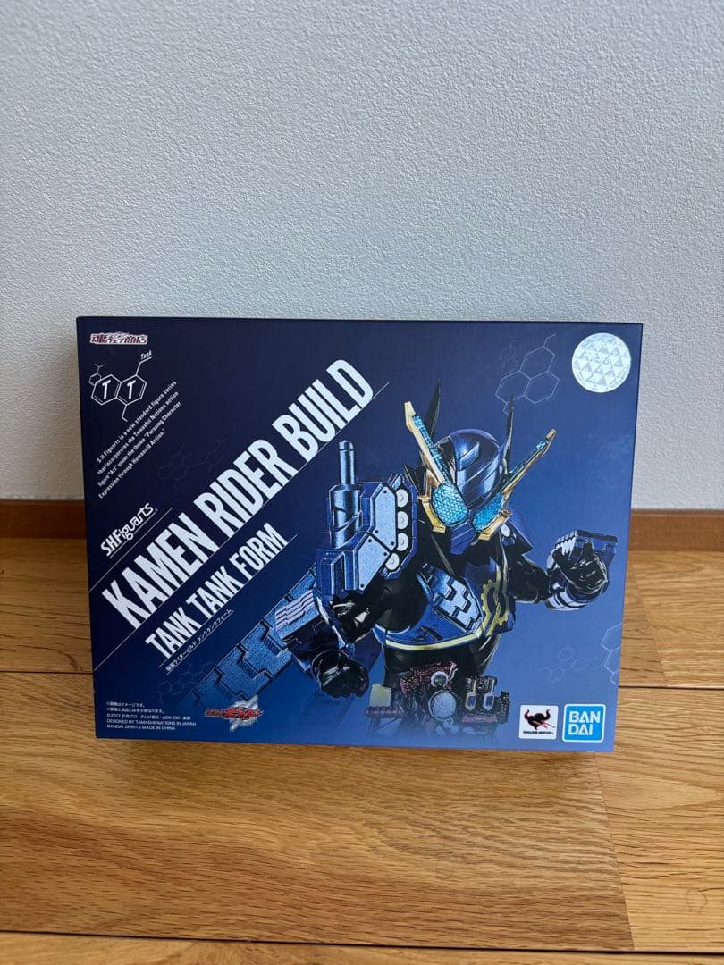 S.H.フィギュアーツ仮面ライダービルド　タンクタンクフォームとエボル