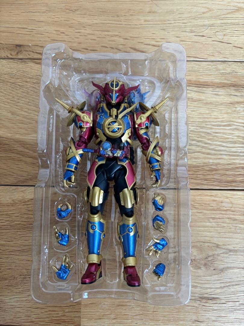 S.H.フィギュアーツ仮面ライダービルド　タンクタンクフォームとエボル