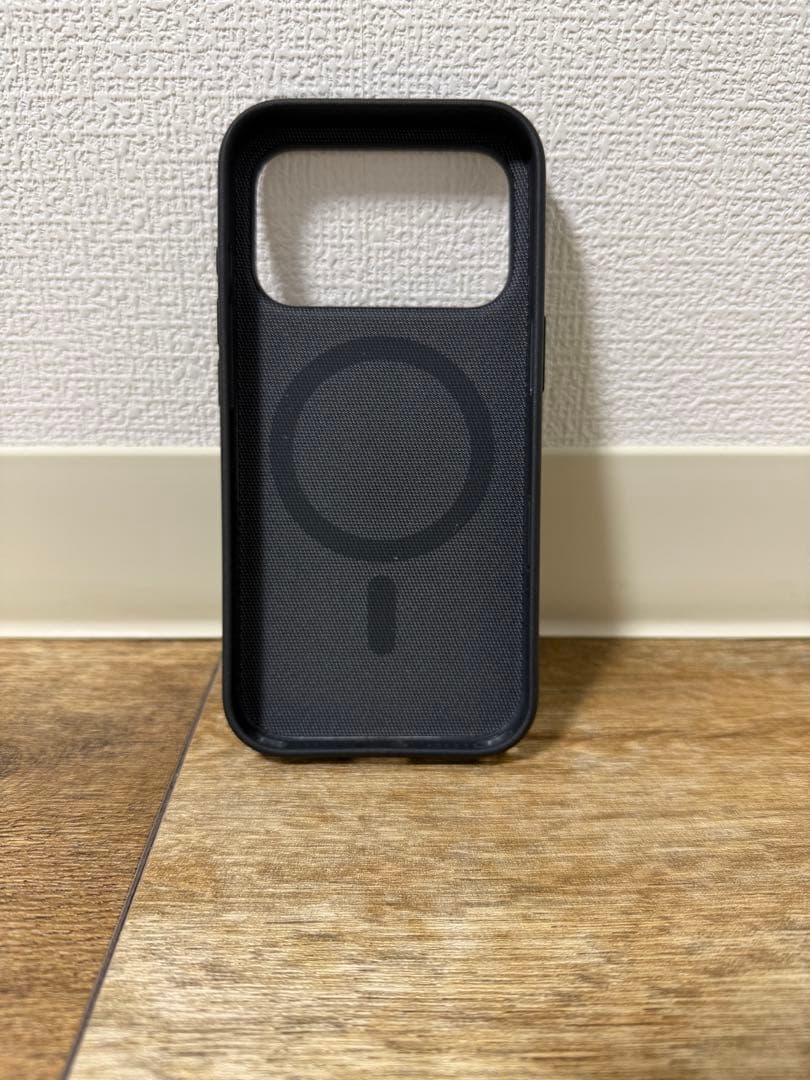 【純正品】iPhone17ProMagsafe対応ケース&クロスボディストラップ