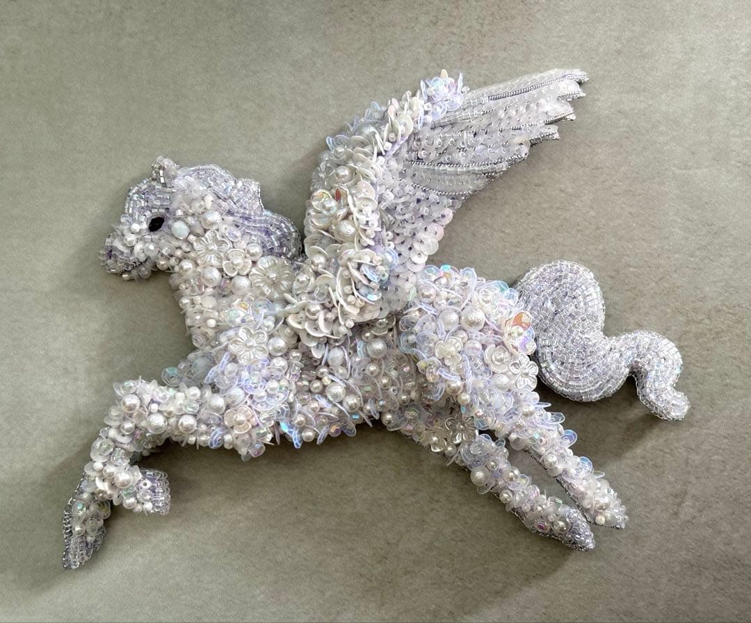 【ペガサス】ビーズ刺繍ブローチバッグチャーム