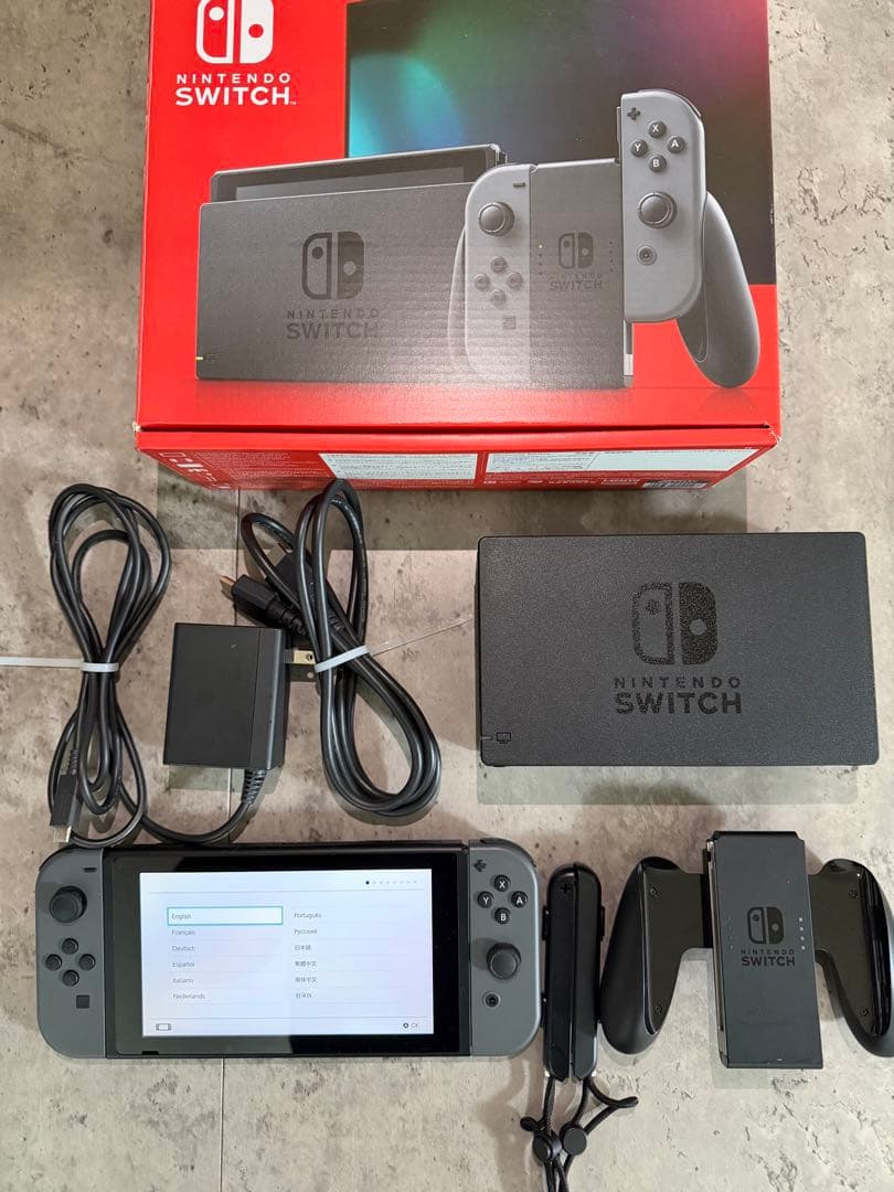 【絵美】Nintendo Switch 本体 グレー Joy-Con付き