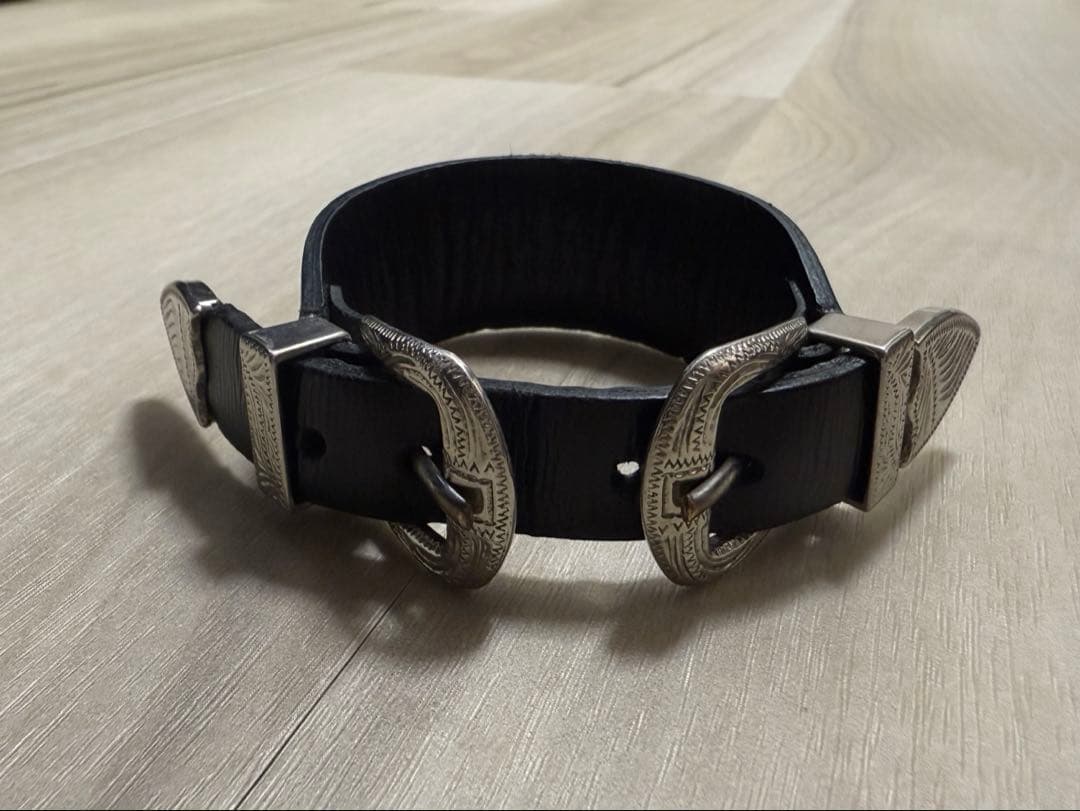 美品！TOGA ダブルバックル　レザーバングル