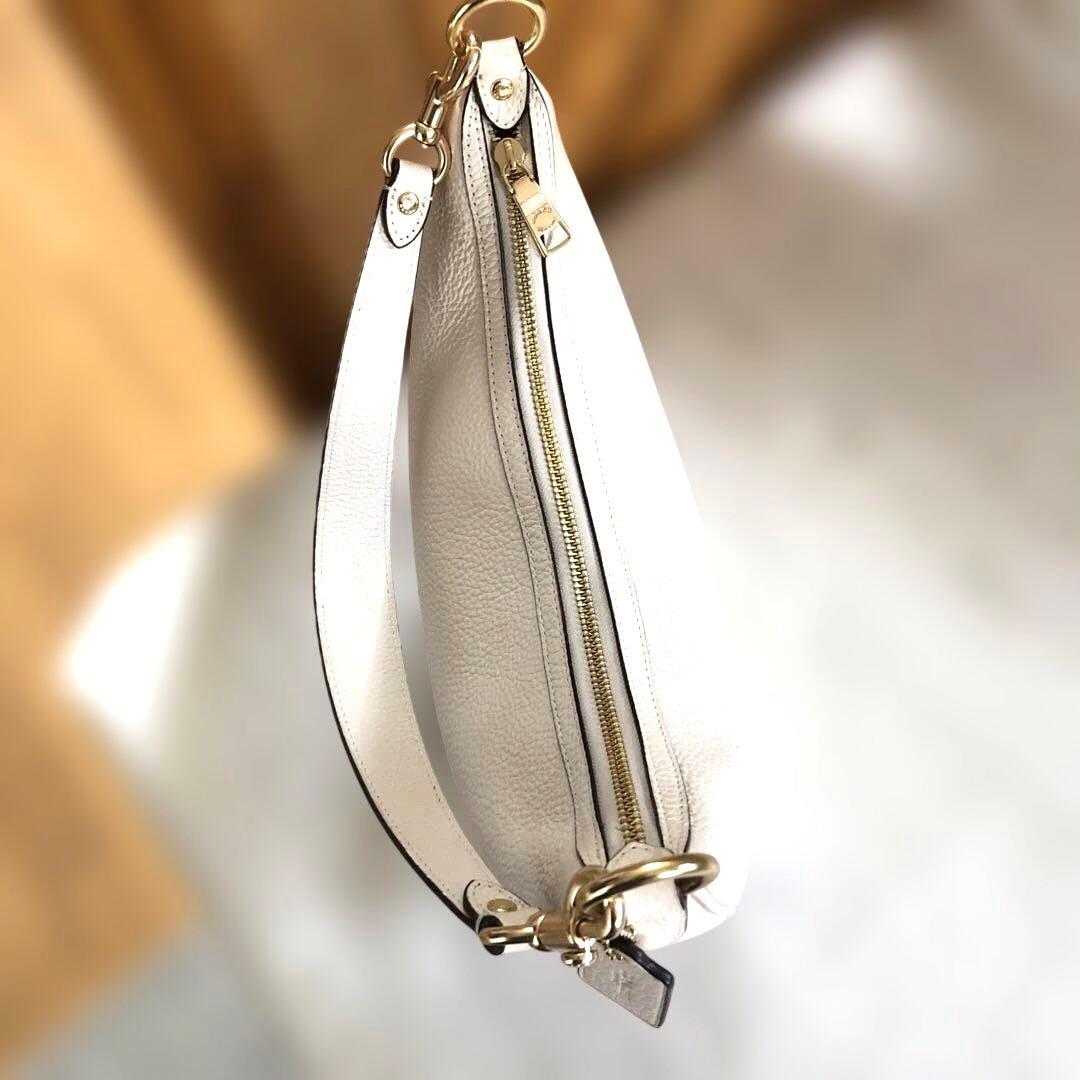 ［かなり美品］コーチ　ハーフムーン　ワンショルダー　バッグ　2way ホワイト系