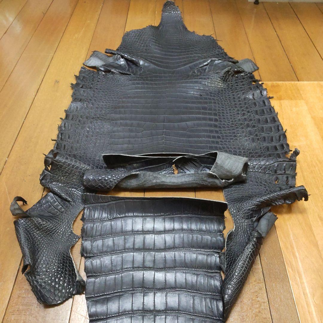 m*n様 クロコダイル（シャムワニ）ハギレ　美品　濃グレー　Lサイズ　現品限り