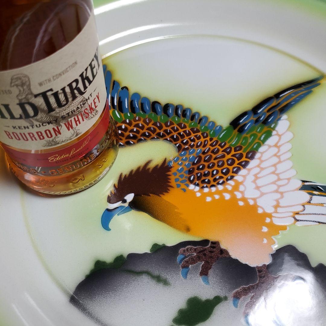 飛翔する鳥のホーロー皿