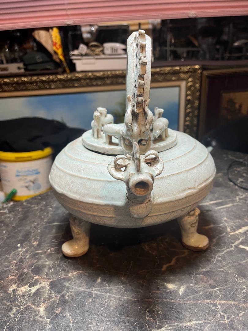 白磁香炉、獣形香炉、白磁獣形印文（はくじじゅうけいいんもんけい） 中国・景徳鎮製