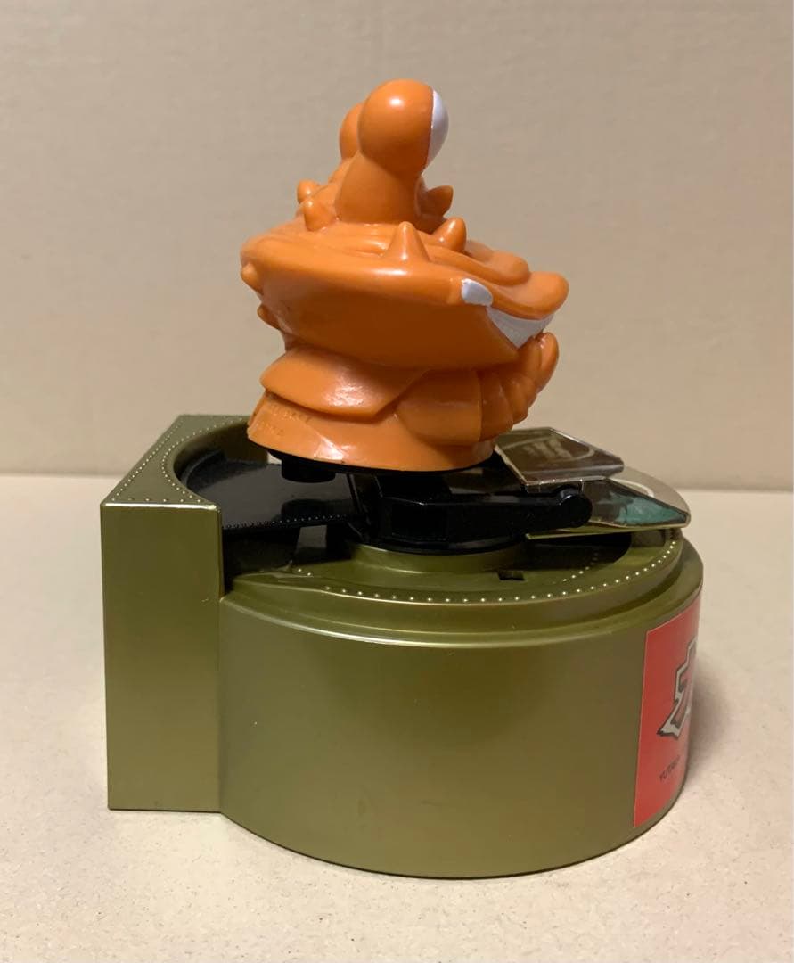 カネゴン　アクション バンク ゼンマイ式　貯金箱　ユタカ