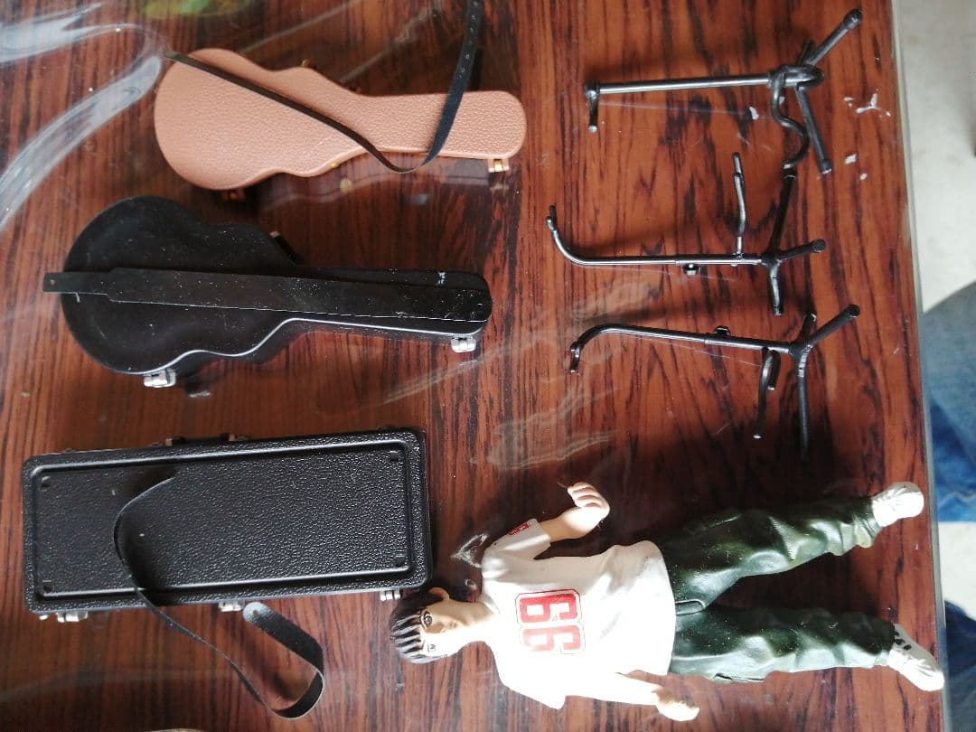 BECKギターコレクション他9本,ケース3個,スタンド３本,コユキ,飾り棚付