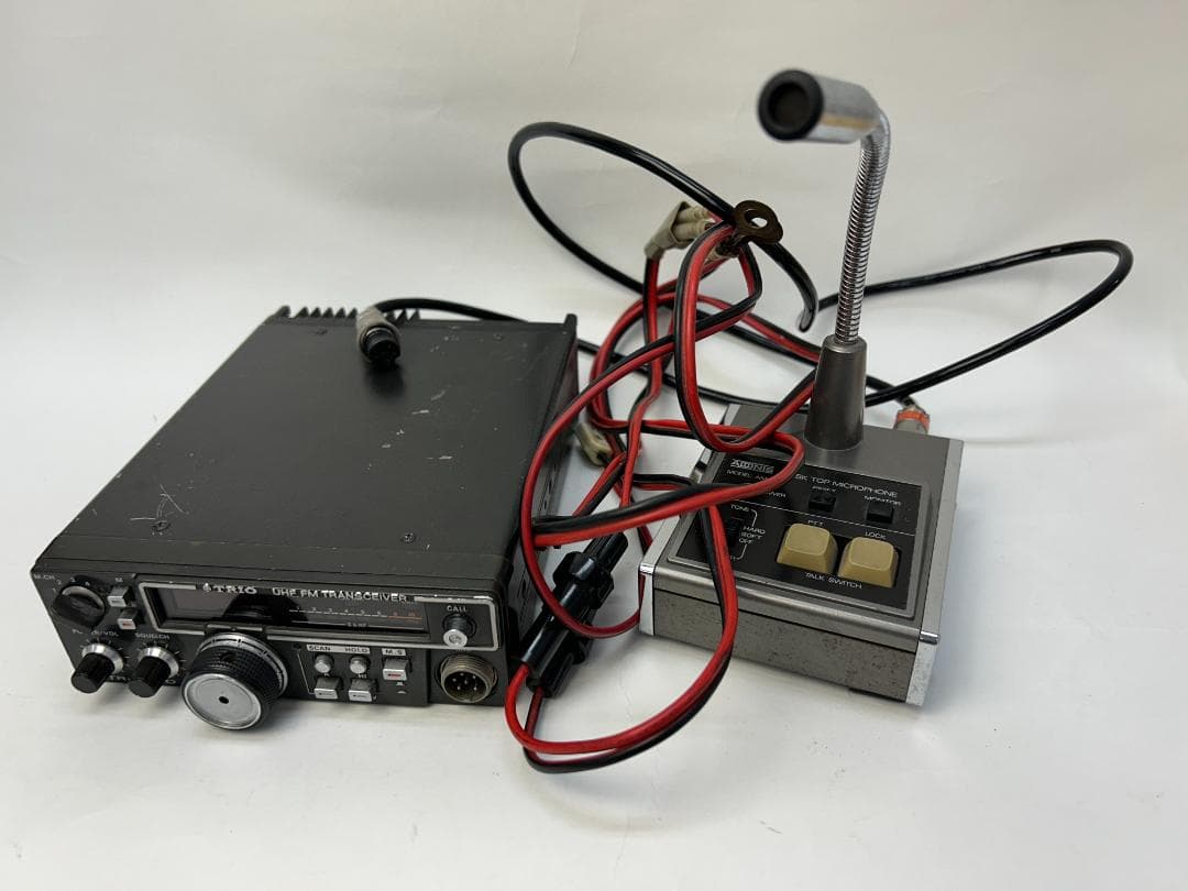 トリオ　UHF　FM　トランシーバー　TR-8400