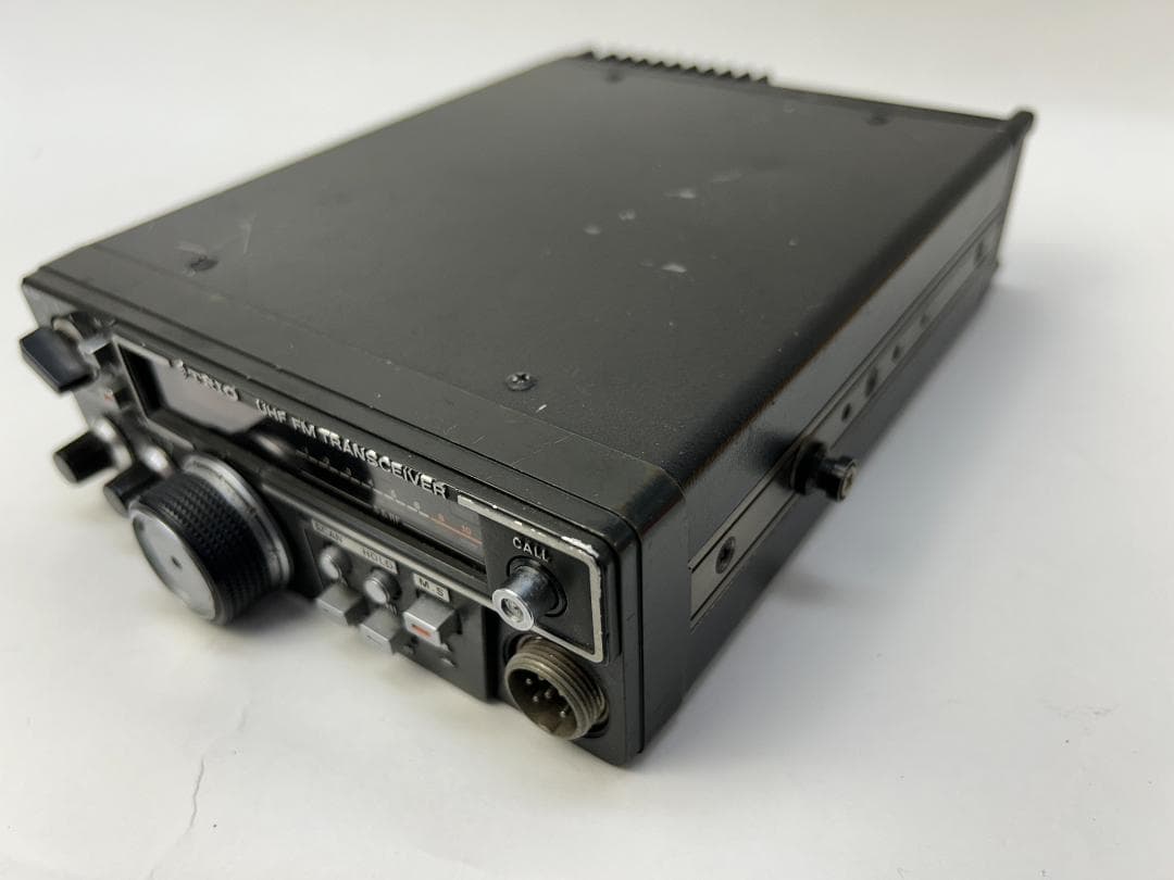 トリオ　UHF　FM　トランシーバー　TR-8400
