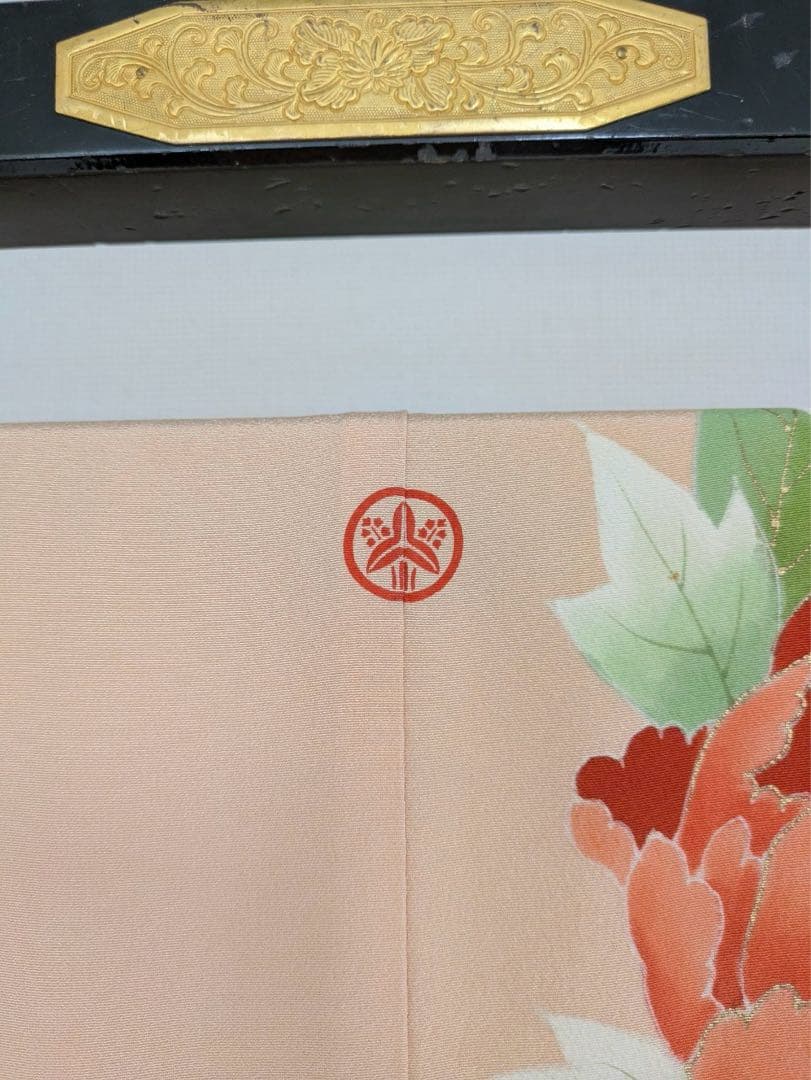 は*ー様 振袖 裄67 作家物 セミアンティーク 一つ紋 青海波に花柄金彩正絹T