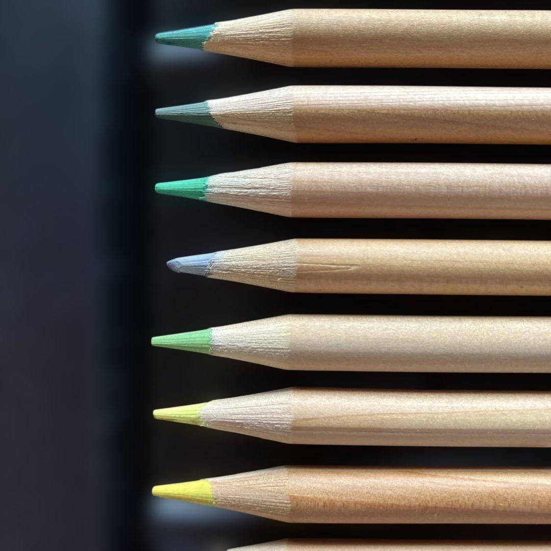 Aqua ★Liner色鉛筆セット　40本　ぬりえ