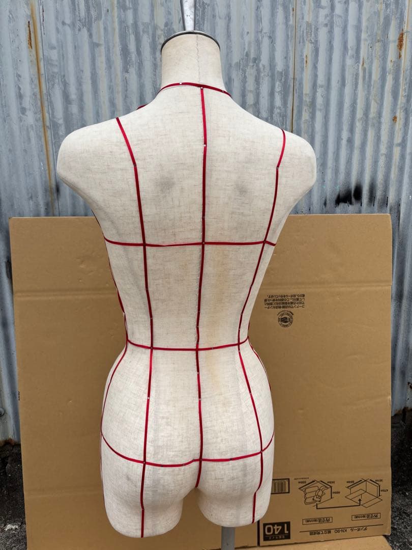 夢八トルソー　トルソーボディマネキン　ボディーライン入り洋装ソーイング卓上