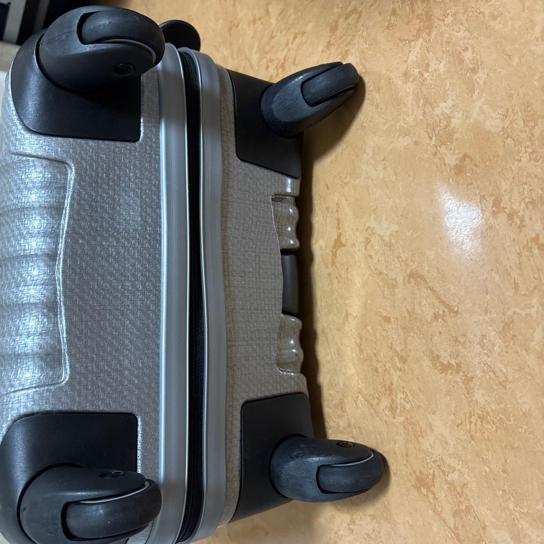 Samsonite シルバーキャリーケース 約55✖️35✖️25