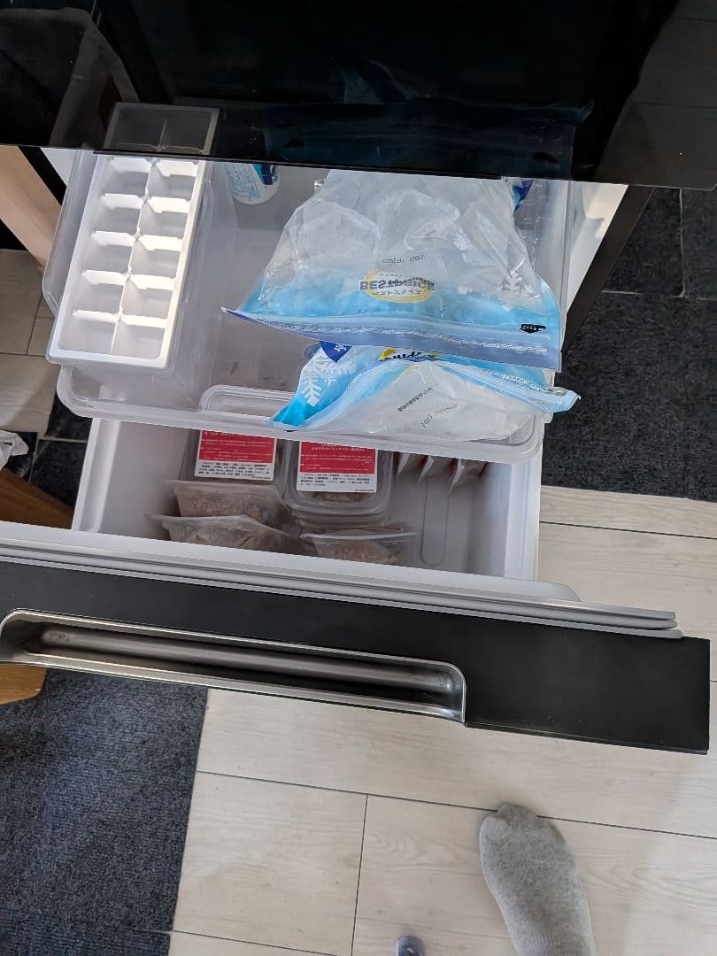 SHARP ブラック冷蔵庫 引き出し式冷凍庫つけかえどっちも扉