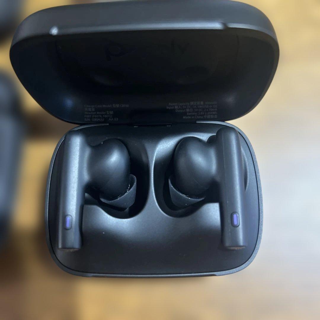 Poly Voyager Free 60 UC ワイヤレスイヤホン