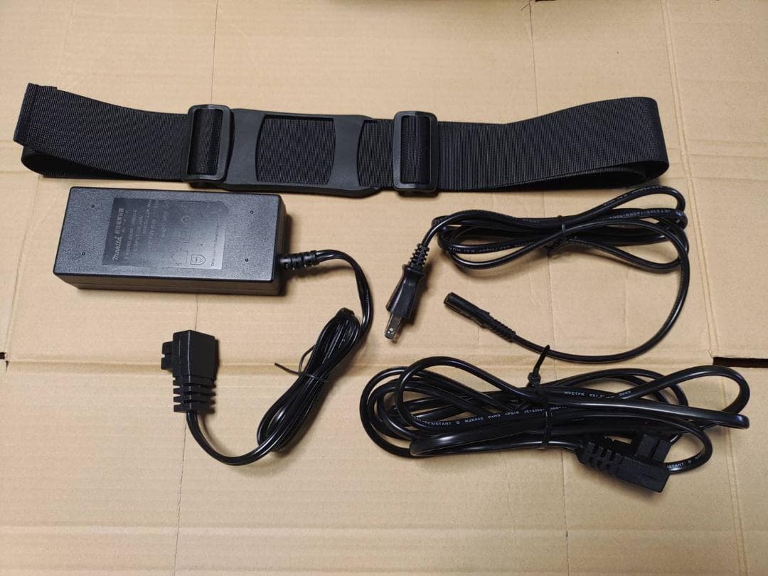 マキタ充電式保冷温庫　CW-001G　動作品